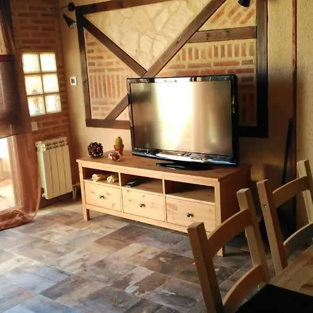 3 Bedrooms House With Enclosed Garden And Wifi At Hébergement de vacances Alaejos