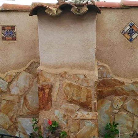 3 Bedrooms House With Enclosed Garden And Wifi At Hébergement de vacances *