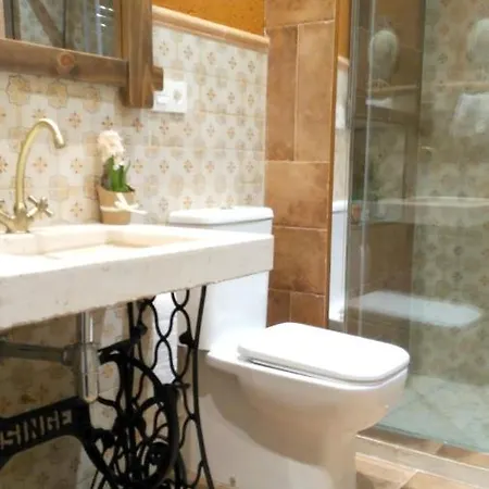 Hébergement de vacances 3 Bedrooms House With Enclosed Garden And Wifi At