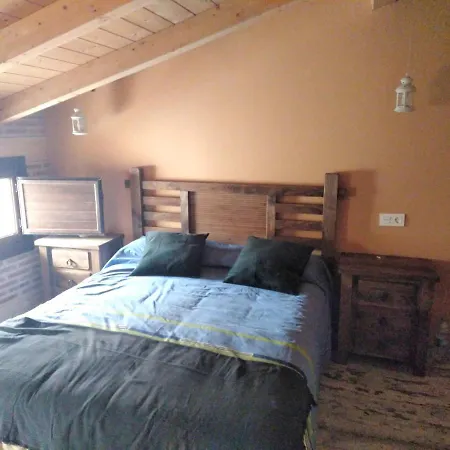 Hébergement de vacances 3 Bedrooms House With Enclosed Garden And Wifi At